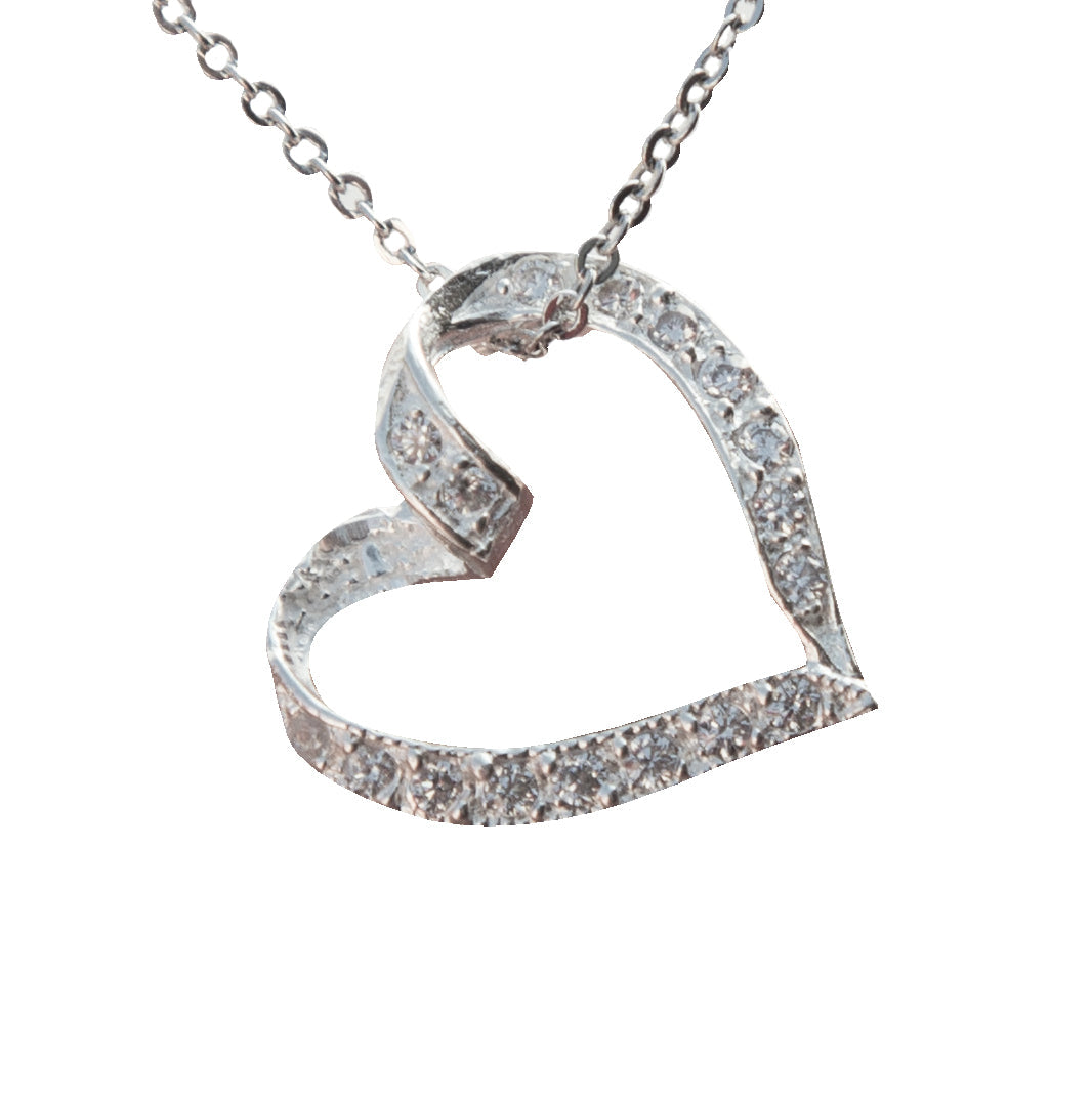 NECKLACE WITH HEART PIN